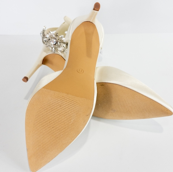 Journee Collection Loxley Heels - Picture 8 of 9